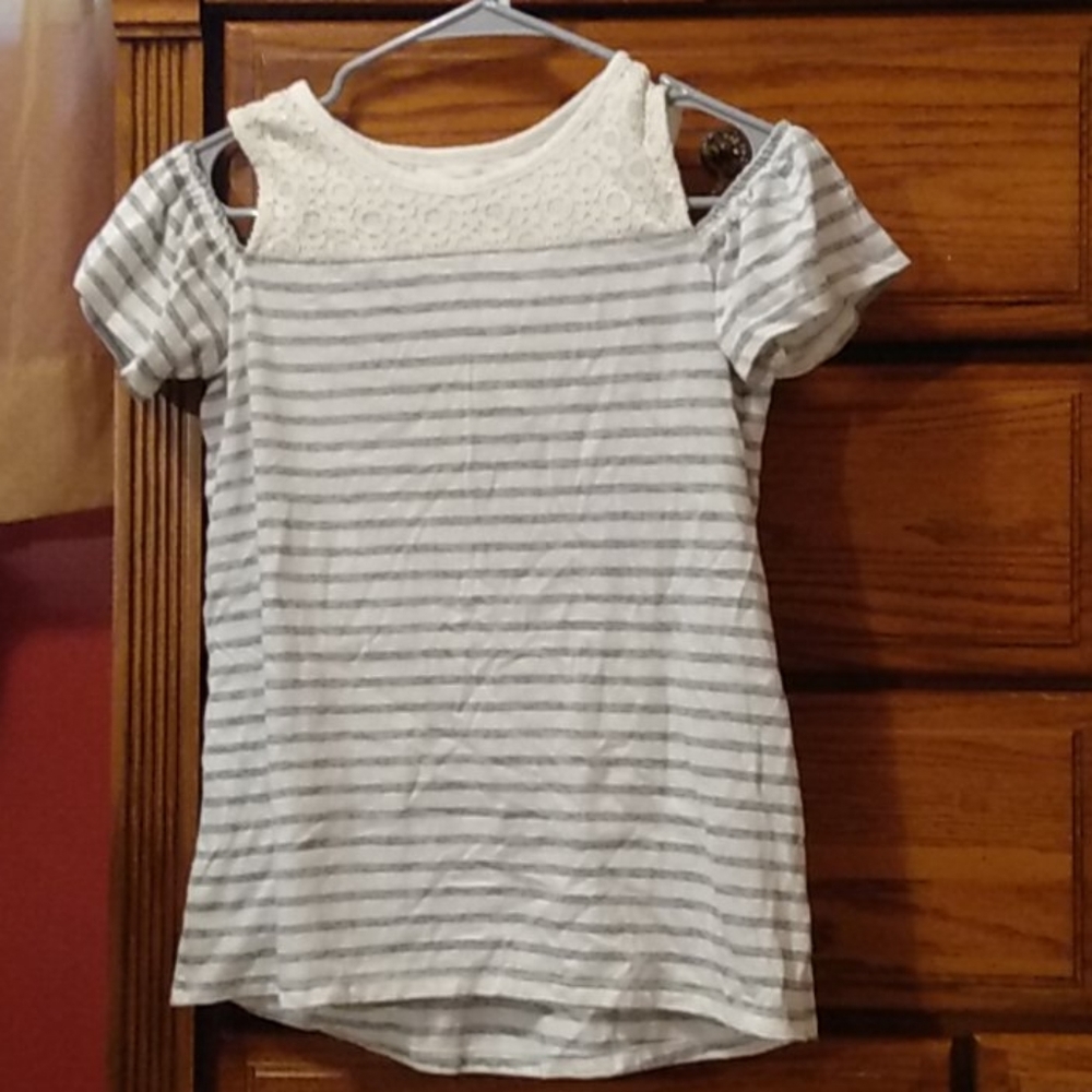 White/gray Off-the-Shoulder Top